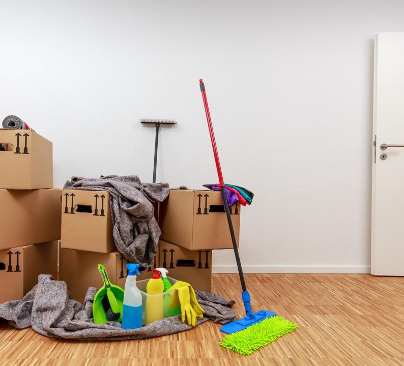 move-in-move-out-compress Bright Leaf Cleaning team working in Raleigh commercial property