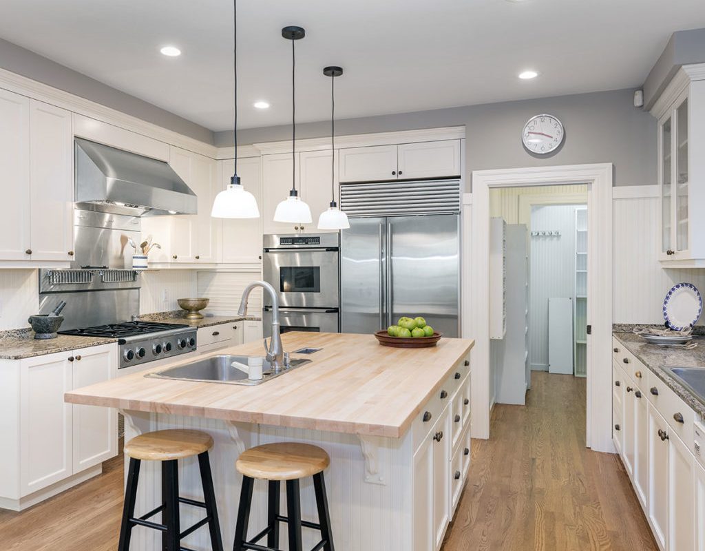 Reliable deep cleaning professionals working in North Hills, NC homes