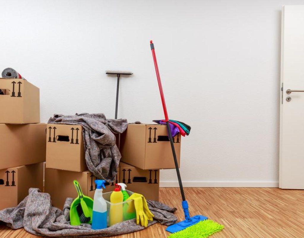 move-in-move-out-compress Bright Leaf Cleaning team working in Raleigh commercial property